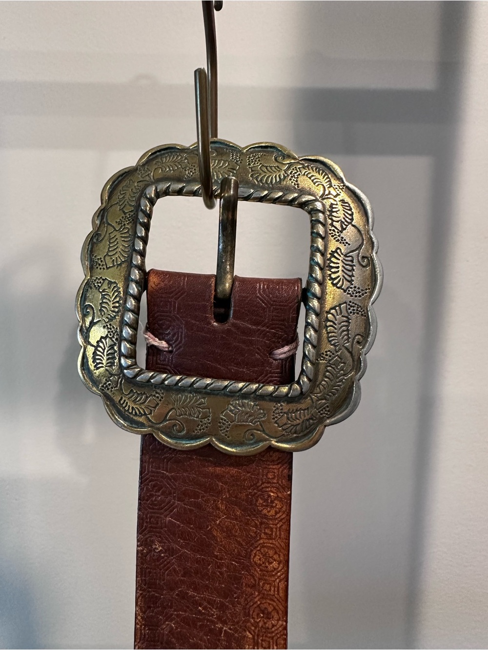 Decorative brass Buckle Leather Belt in Brown women’s XL